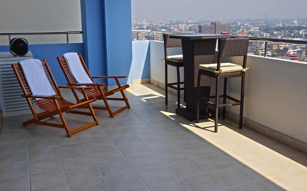 The Penthouse Above Sea Appartement Dehiwala-Mount Lavinia Buitenkant foto