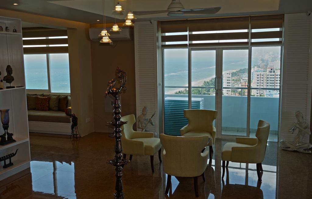 The Penthouse Above Sea Appartement Dehiwala-Mount Lavinia Buitenkant foto