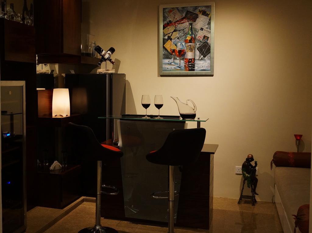 The Penthouse Above Sea Appartement Dehiwala-Mount Lavinia Buitenkant foto