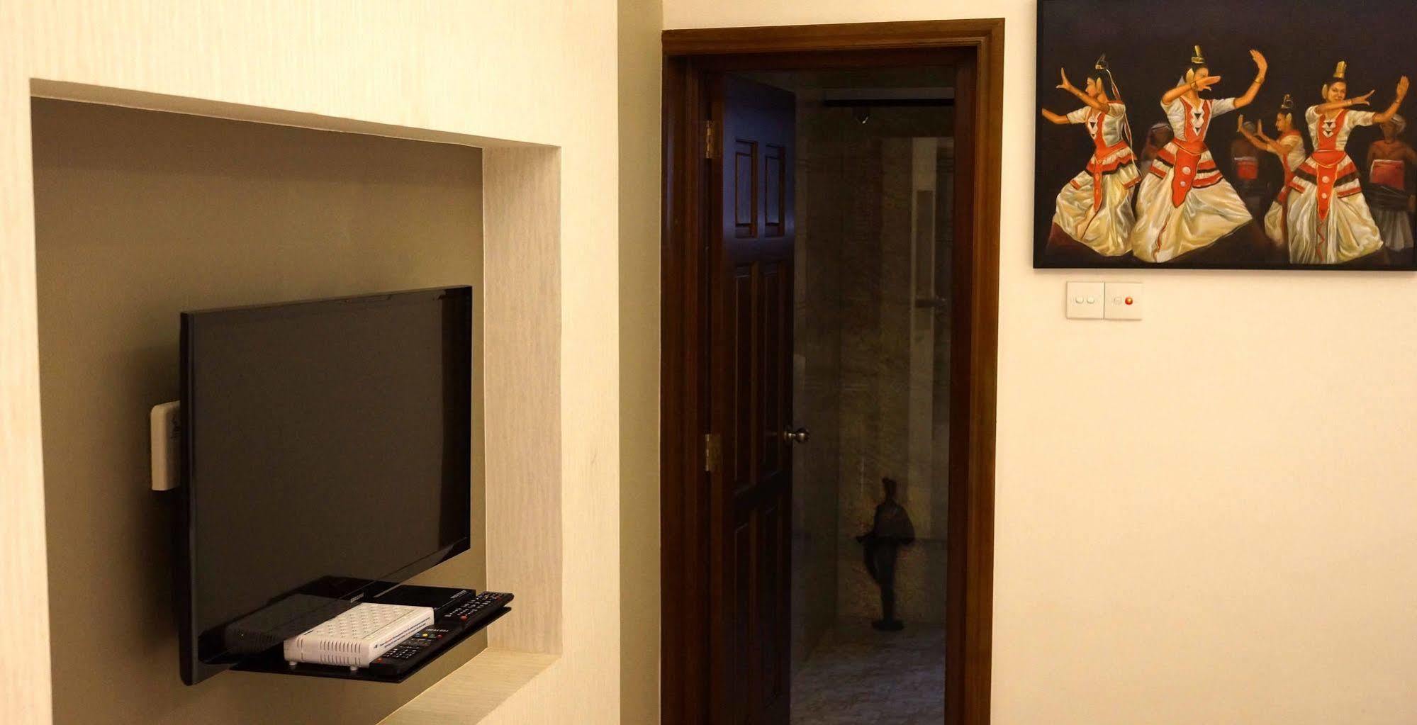 The Penthouse Above Sea Appartement Dehiwala-Mount Lavinia Buitenkant foto