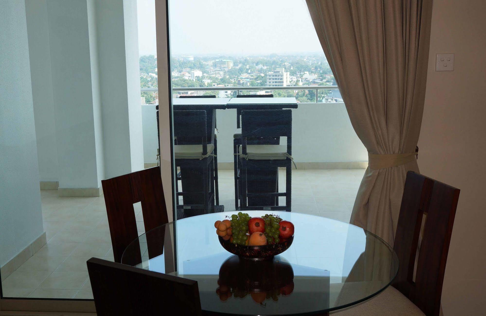The Penthouse Above Sea Appartement Dehiwala-Mount Lavinia Buitenkant foto