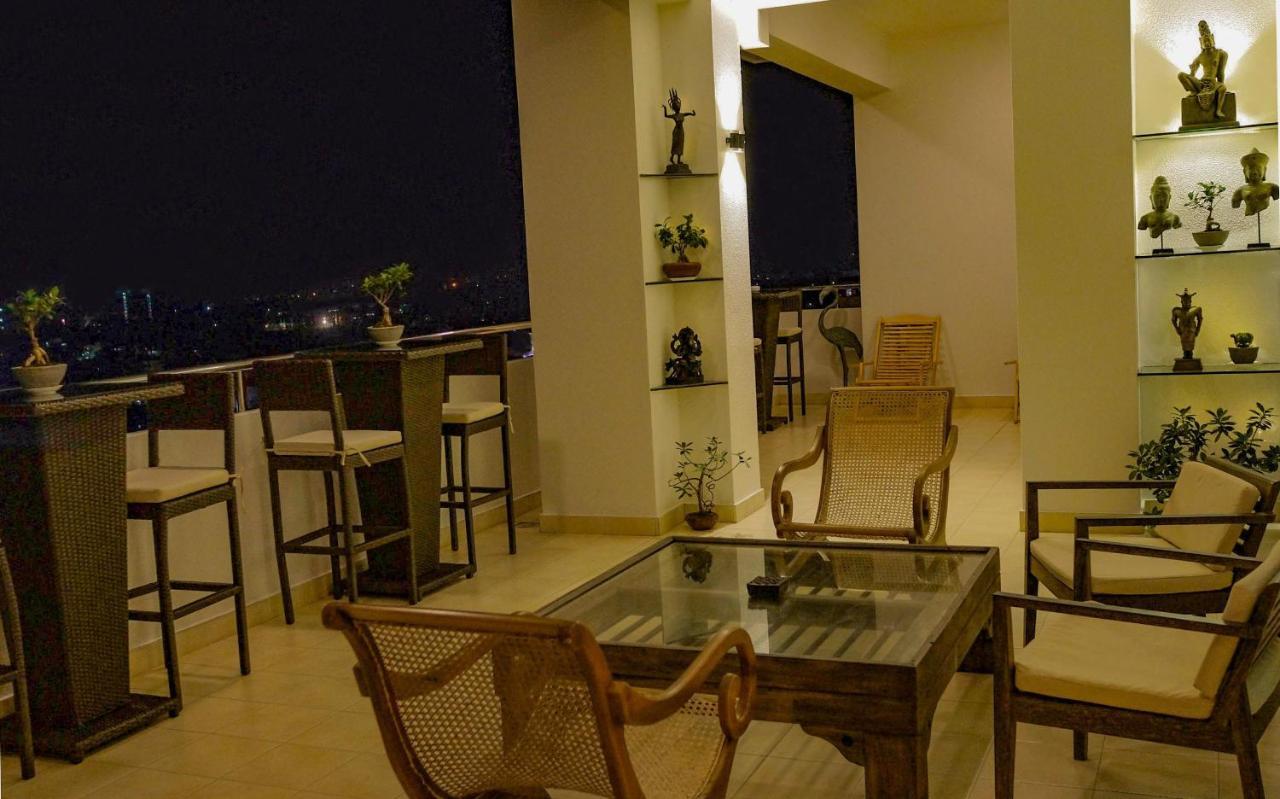 The Penthouse Above Sea Appartement Dehiwala-Mount Lavinia Buitenkant foto